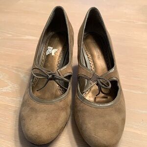 Naturalizer suede feel heels good condition 6.5